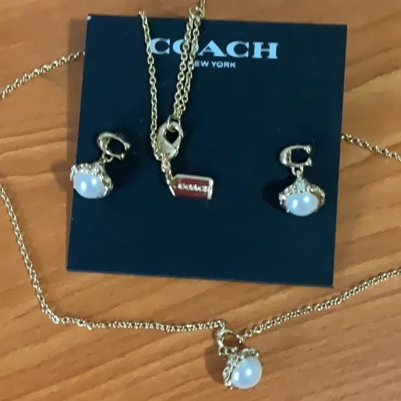 Coach Gold and White Pearl with rhinestones Jewelry Set - Picture 2 of 3
